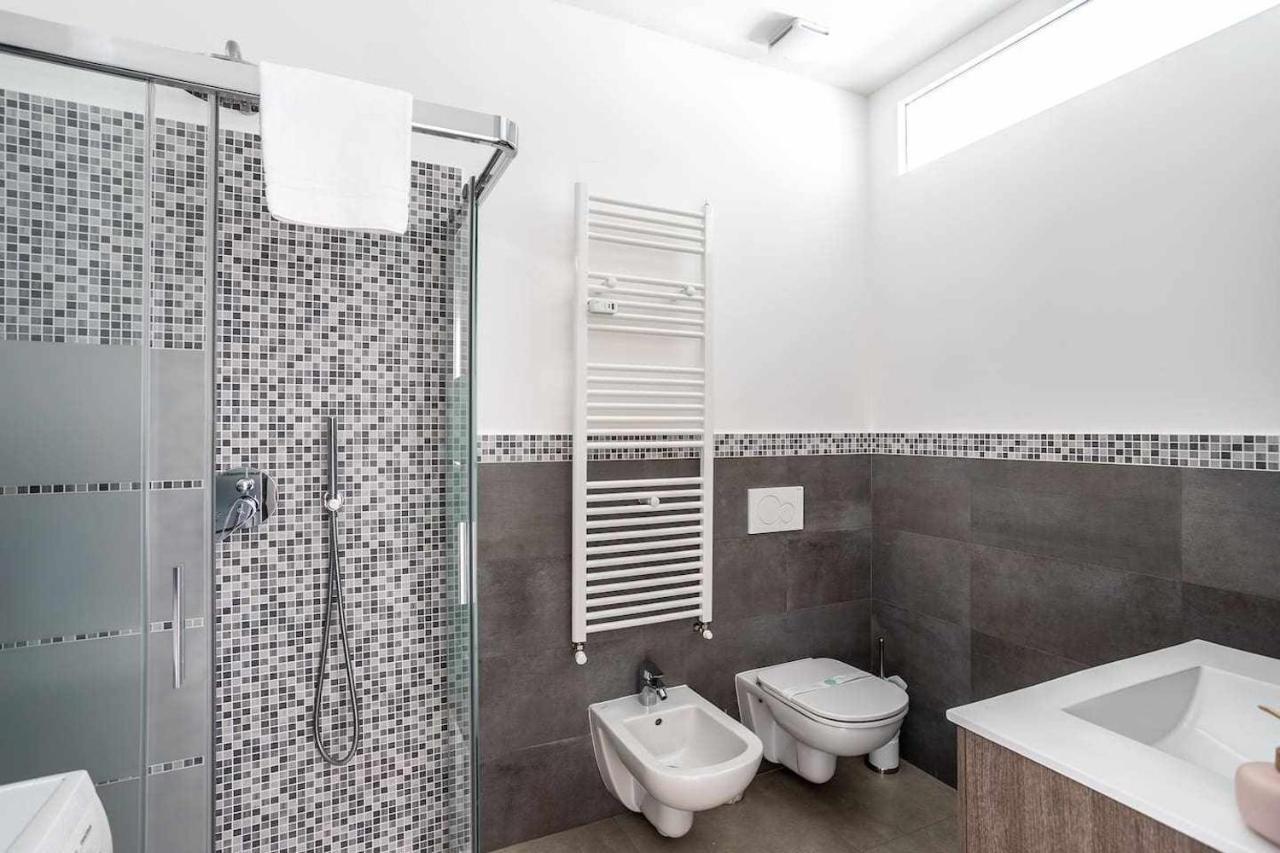 Milano City Apartments - Parking And Comfort - Spacious Apt Up To 8 Pax Exterior foto