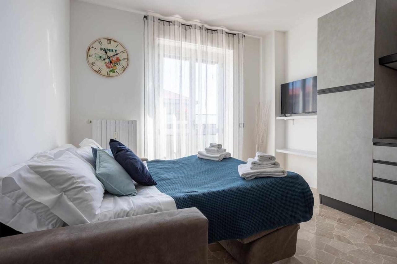 Milano City Apartments - Parking And Comfort - Spacious Apt Up To 8 Pax Exterior foto